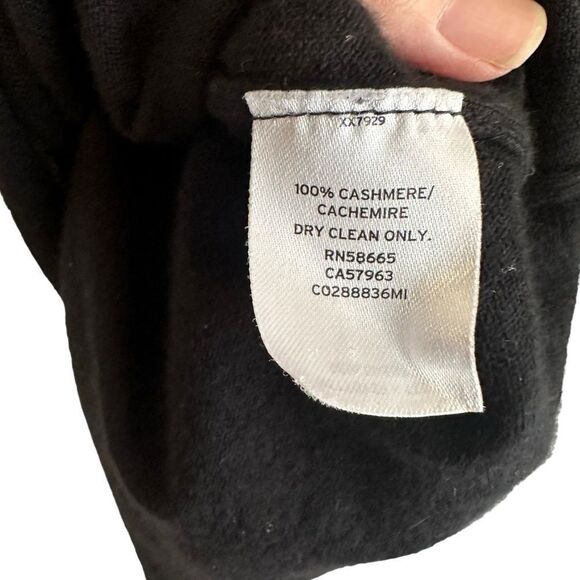 Cashmere Black Lightweight Long Sleeve Crewneck Sweater - Picture 4 of 4